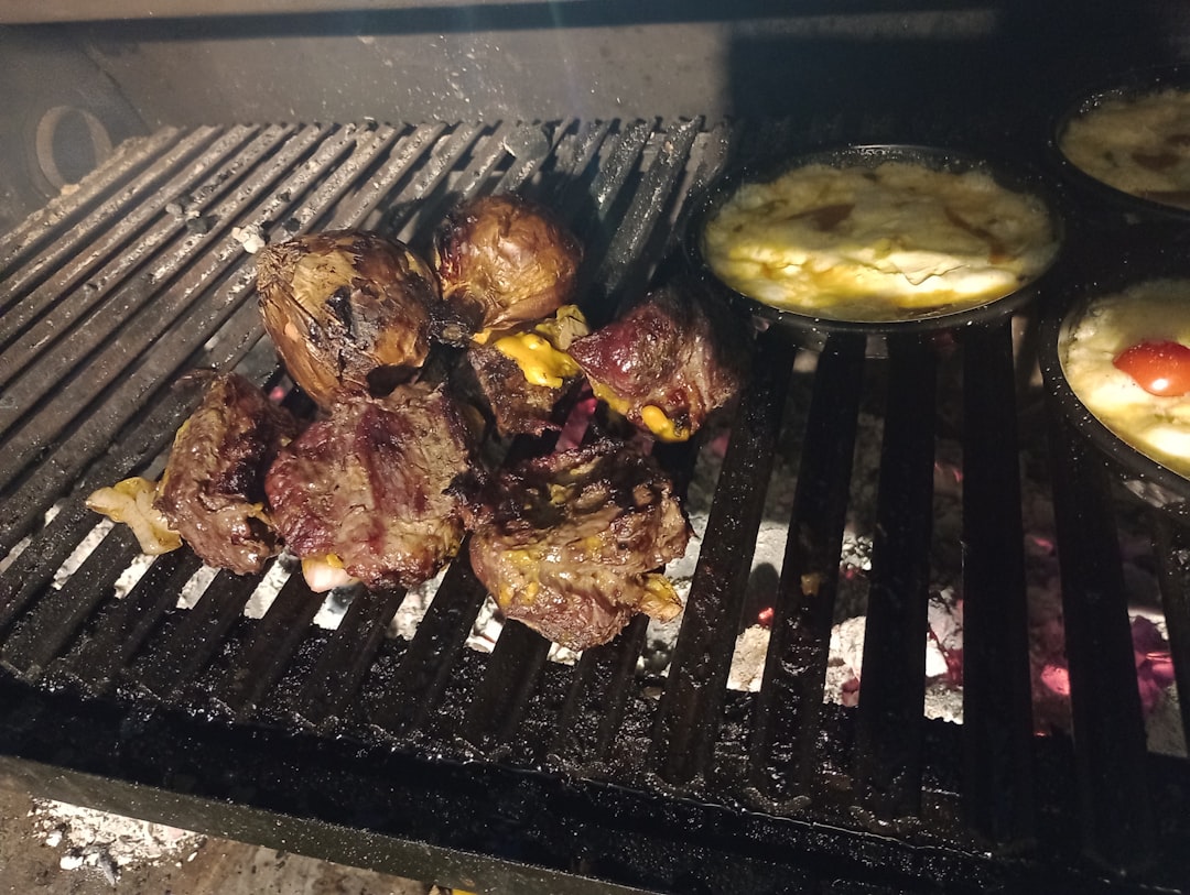 Baharatlı Yağla Etlerin Tadını Çıkar - grilled steak