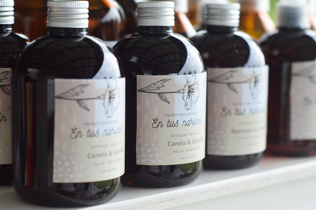 Filtresiz Erken Hasat Sızma Zeytinyağı Rehberi - olive oil bottle