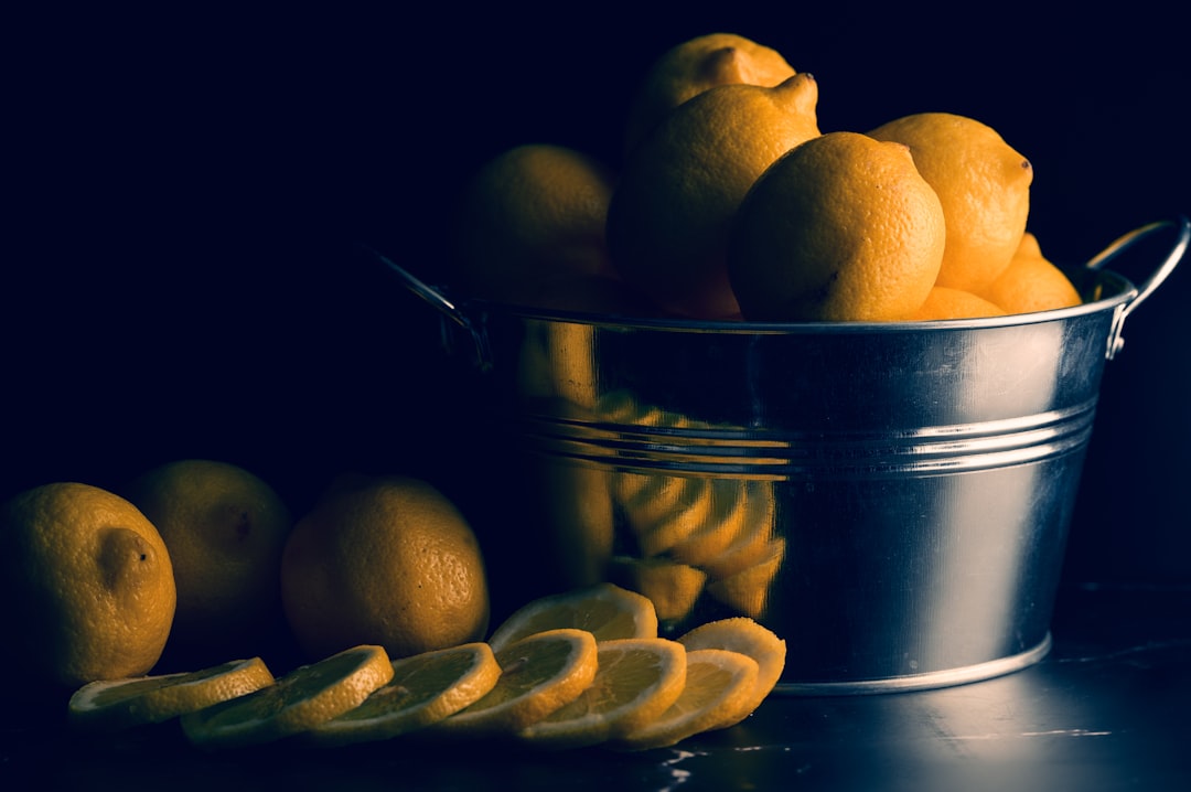 Limon Kabuğu ile Sıkılmış Yağlarla Fark Yaratın - limon kabuğu